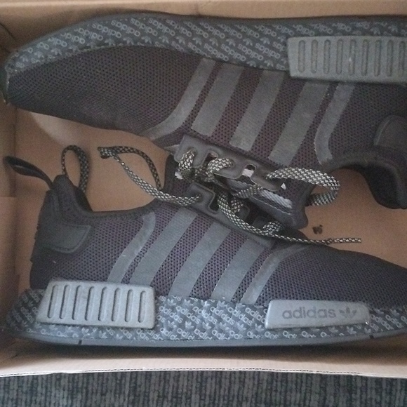 Adidas - Picture 1 of 4